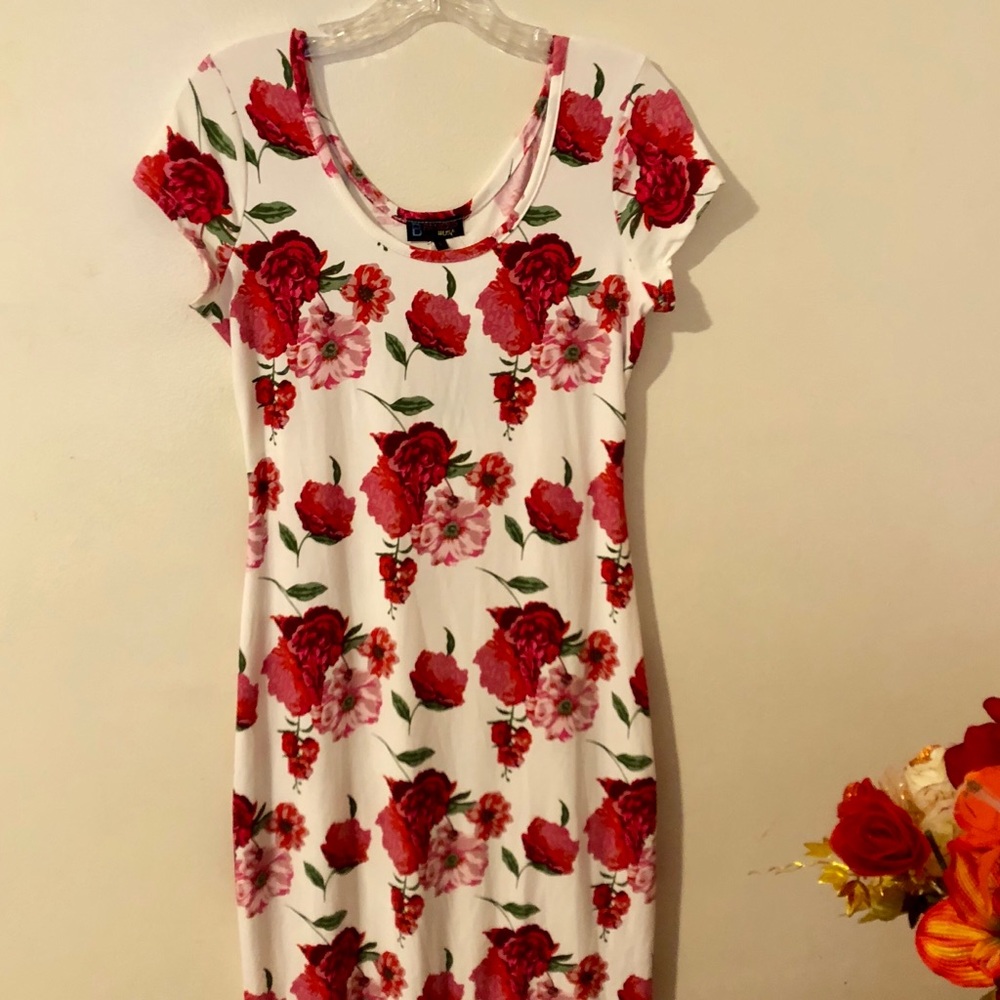 ❌🚫SOLD🚫❌Floral Body Contouring Maxi Dress - Picture 6 of 8